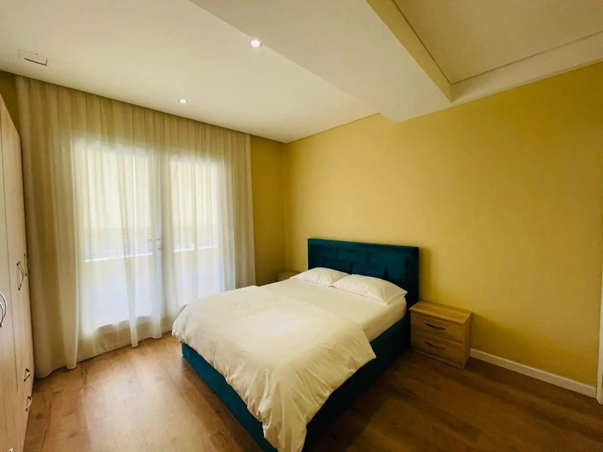 Tirana City Center 4 0*,  ألبانيا