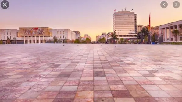 Tirana City Center 4 0*,  ألبانيا